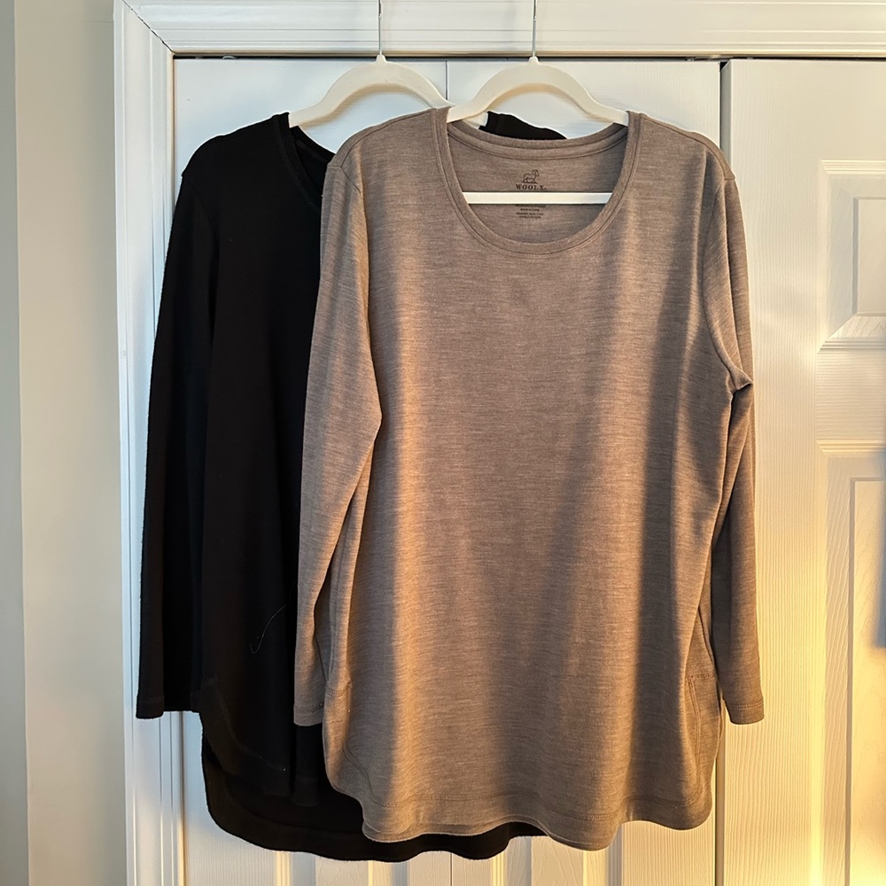2 Woolx Heathered brown and Black Long Sleeve Tops